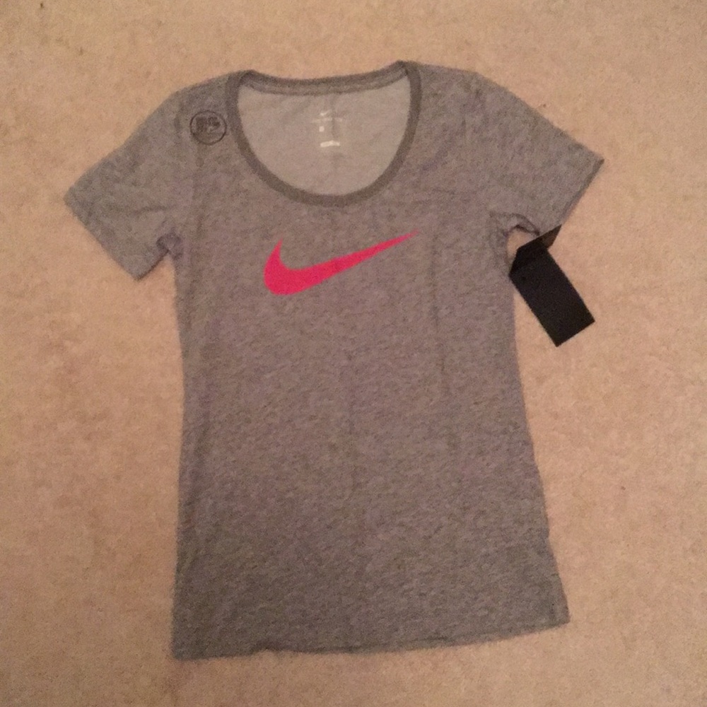 Nike gray and pink t-shirt